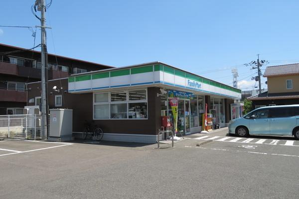 ファミリーマート福島西中央店：139m