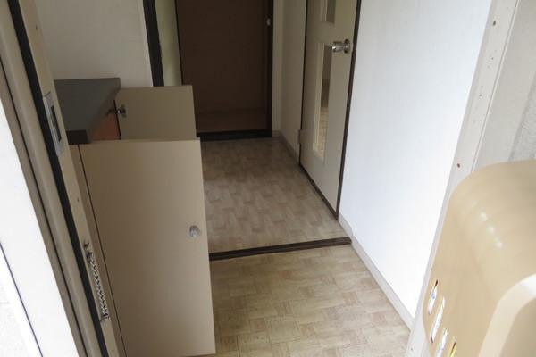 福島市南沢又アパート 玄関