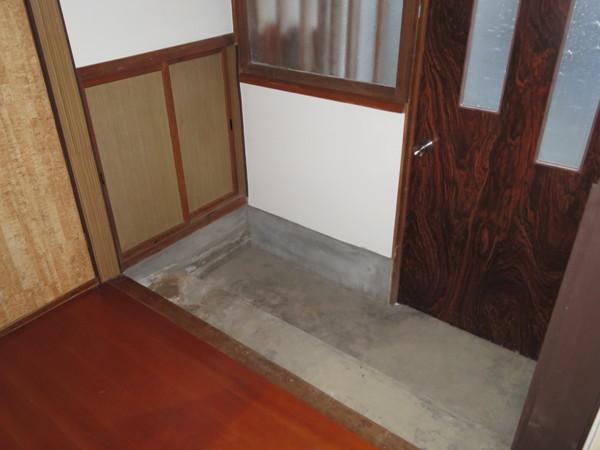 福島市三河北町一戸建 玄関