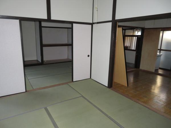 福島市三河北町一戸建 リビング