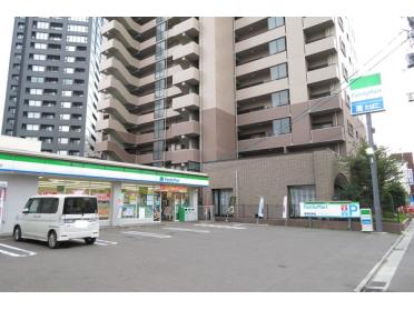 ファミリーマート福島なかまち店：127m