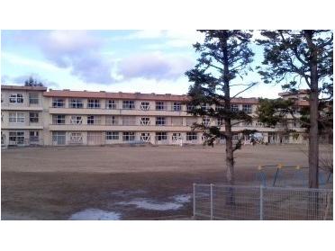 福島市立渡利小学校：700m