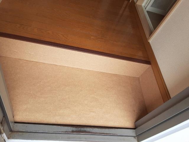 中里ハイツ（103） 玄関
