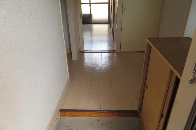 レジデンス渡利 玄関