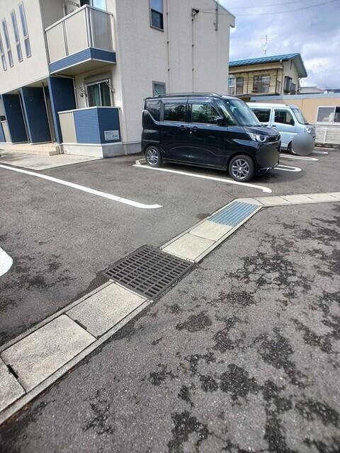 オリオン（102） 駐車場