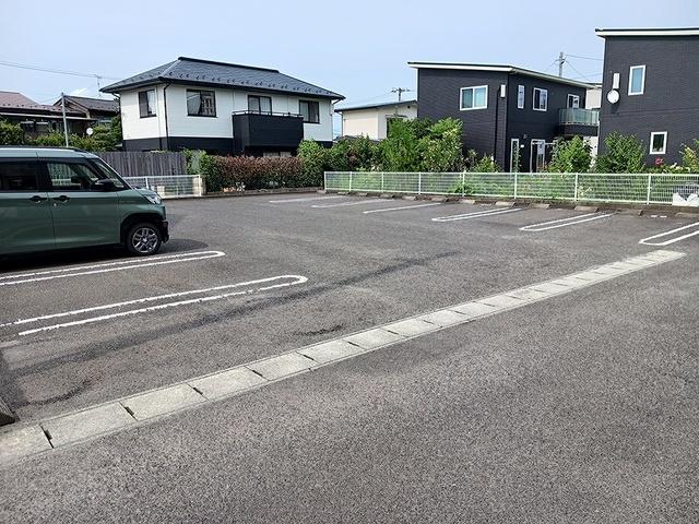サニーハートⅡ（203） 駐車場