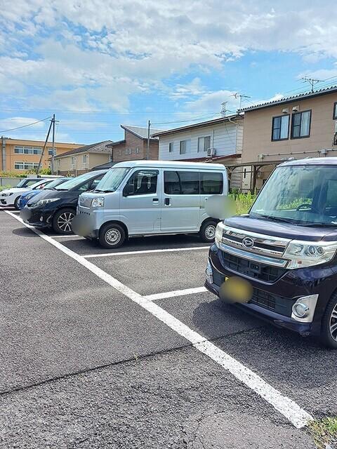 ヴェルドミールホンマ（101） 駐車場