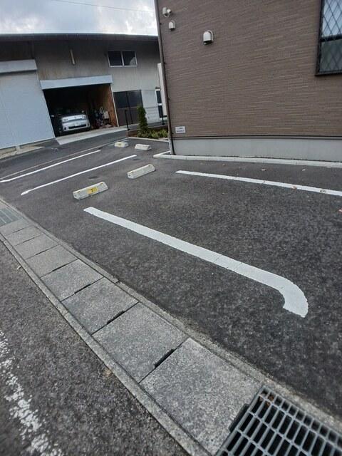 エアリーガーデン（202） 駐車場