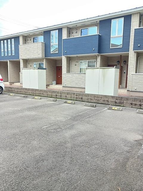 ファインステート（202） 駐車場