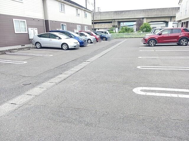 イストＡ（203） 駐車場