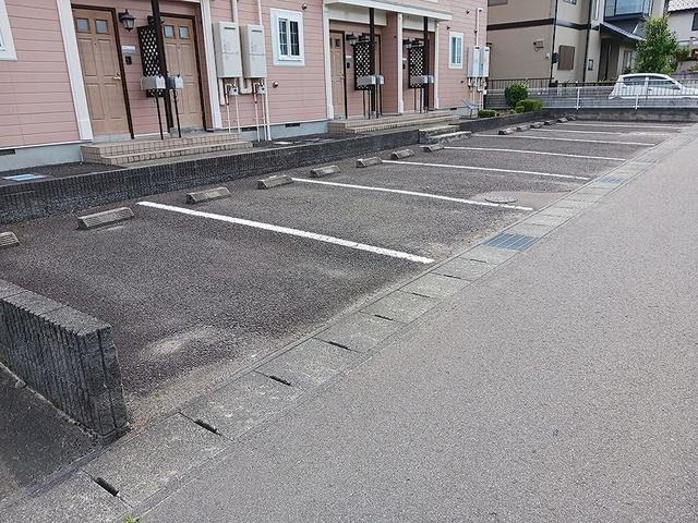クレベールⅡ（203） 駐車場