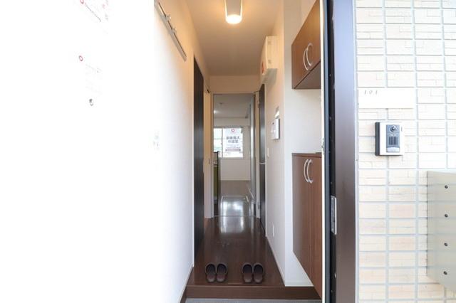 グリュック（101） 玄関
