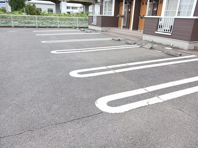 イストＡ（205） 駐車場