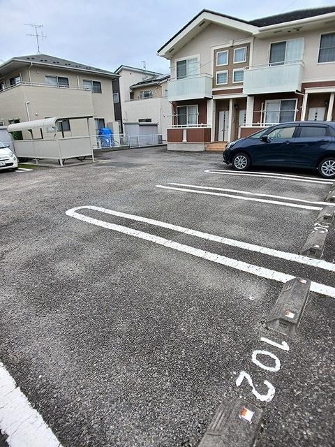 パークハイグランドⅦ（102） 駐車場
