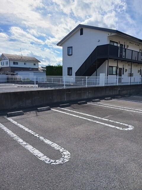 パルフォレストＡ（202） 駐車場