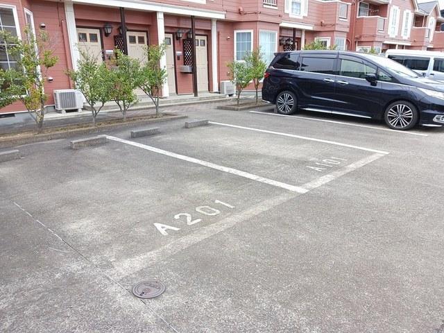 ビバリーヒルズＡ（103） 駐車場