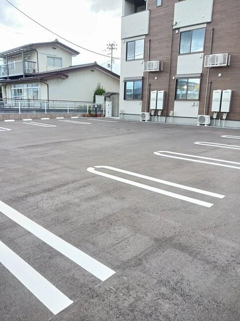 メルヴェーユ　Ｍ・Ⅱ（203） 駐車場