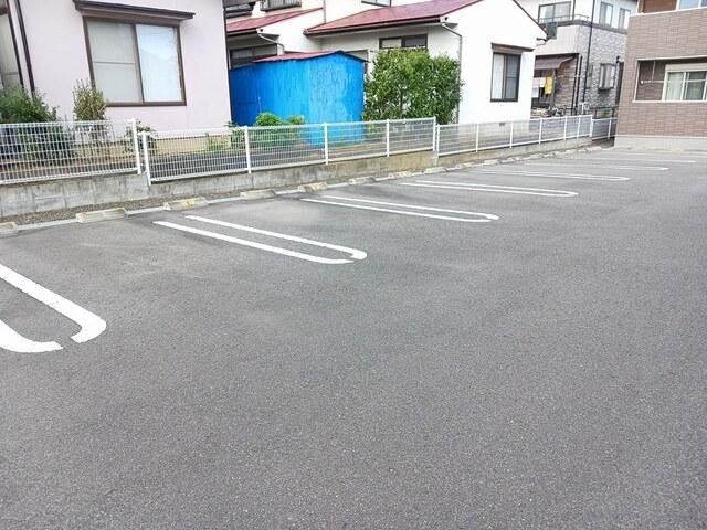 プラシードⅡ（205） 駐車場