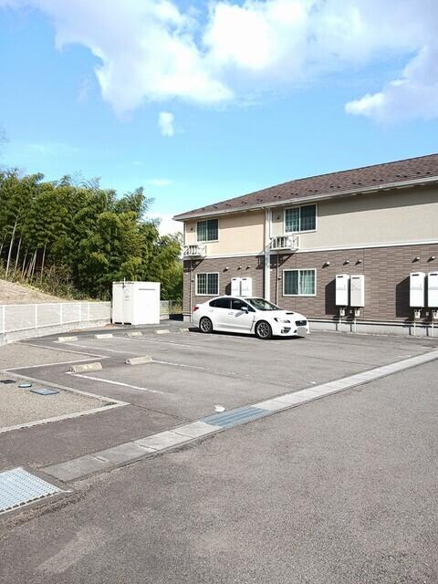 クリアネス（203） 駐車場