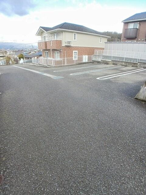 レクエルド小倉寺Ⅵ（105） 駐車場