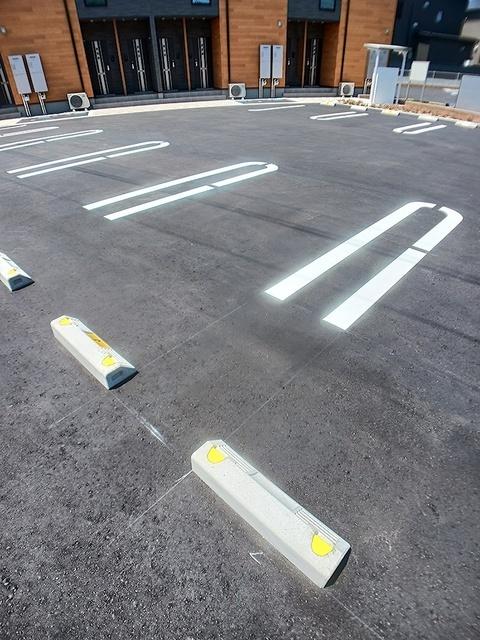 アリエス（203） 駐車場
