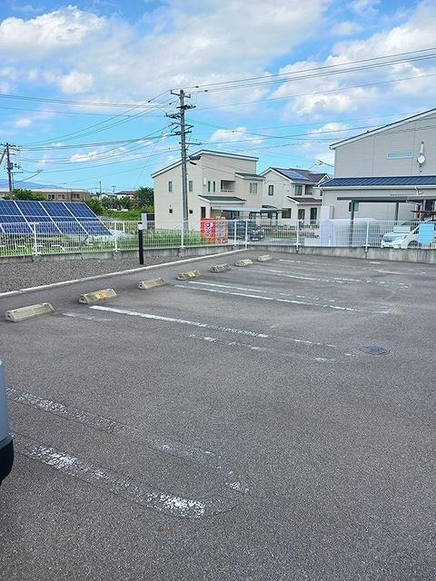 ベル・セレッソⅠ（102） 駐車場