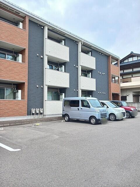 ロング　ハーモニー（301） 駐車場