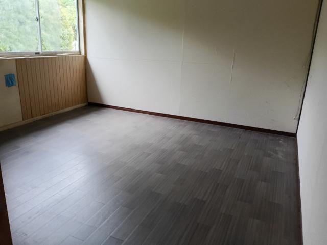 根岸山貸家 リビング