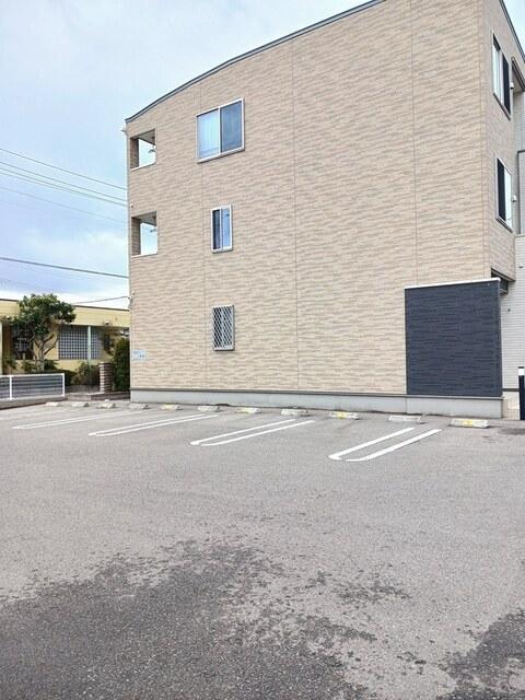 シャトーブランシェ　Ⅰ（103） 駐車場