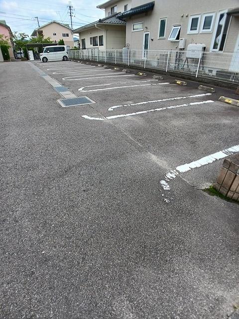 フランメゾン大森（202） 駐車場