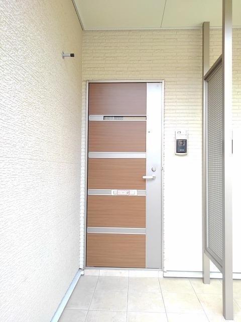 ヒルズタウンⅡ（202） 玄関