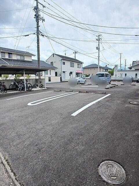 イーストガーデンＢ（101） 駐車場