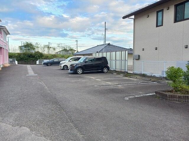 スプリングガーデン（201） 駐車場