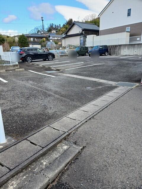 メルベーユオグラジⅡ（105） 駐車場