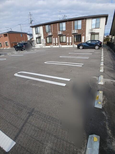 クレストⅠ（101） 駐車場