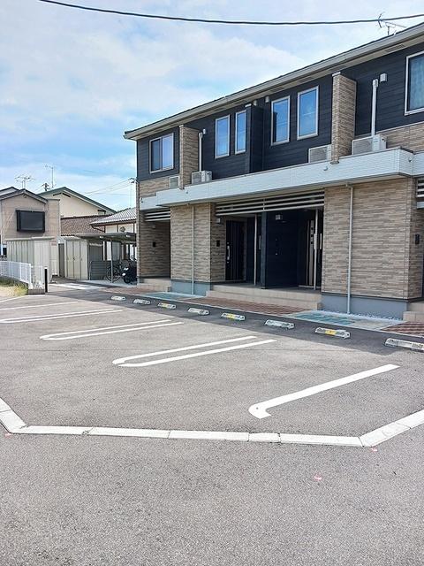 ベルガーデン（101） 駐車場