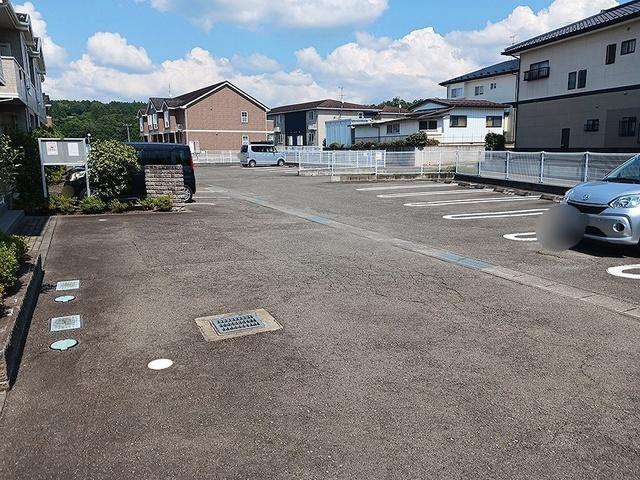 ロンジャルダンⅠ（203） 駐車場