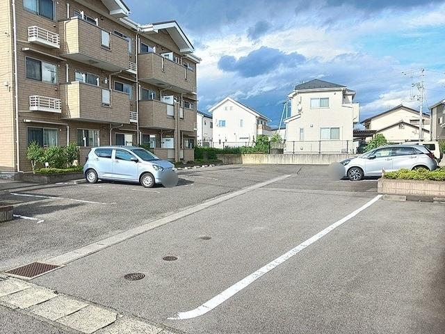 パークハイグランドマンション（302） 駐車場