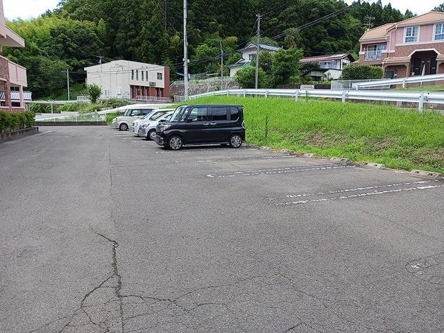 ヒルサイドスクエアⅠ（203） 駐車場