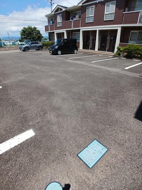 ボヌールアビテＢ（101） 駐車場