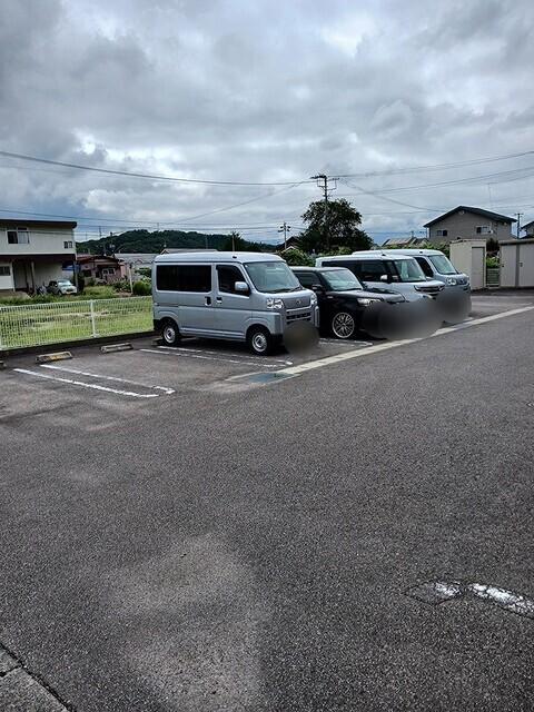 プリムヴェール（205） 駐車場