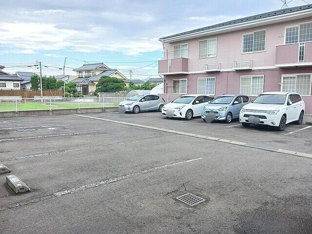 サンフローラＢ（205） 駐車場