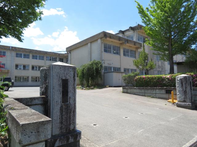 福島市立渡利中学校：948m