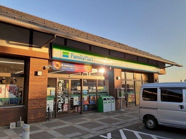 ファミリーマート飯坂温泉駅前店：1700m