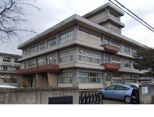 福島市立瀬上小学校：700m