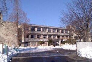 蓬莱小学校：1300m