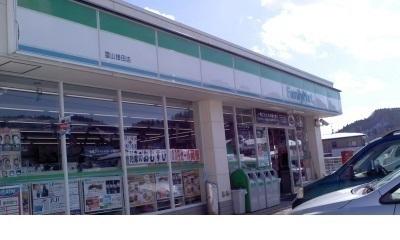 ファミリーマート霊山掛田店：450m