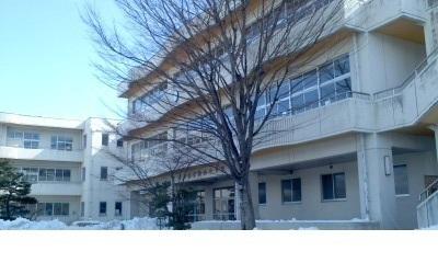 霊山中学校：650m