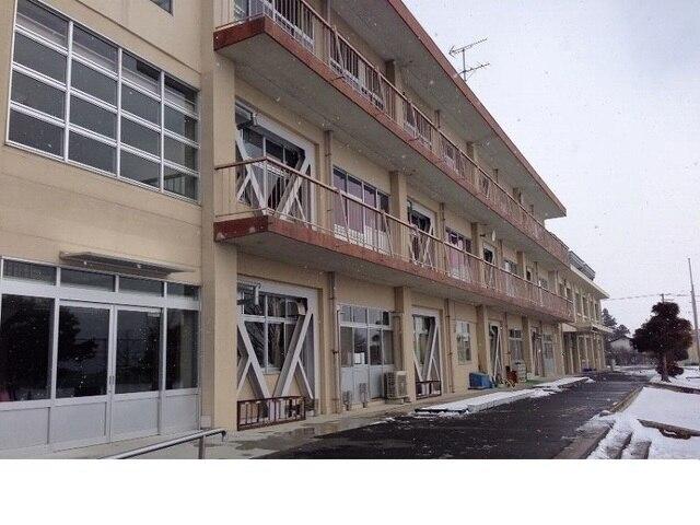 福島市立湯野小学校：450m