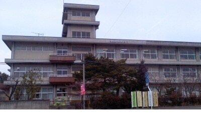 岡山小学校：2100m